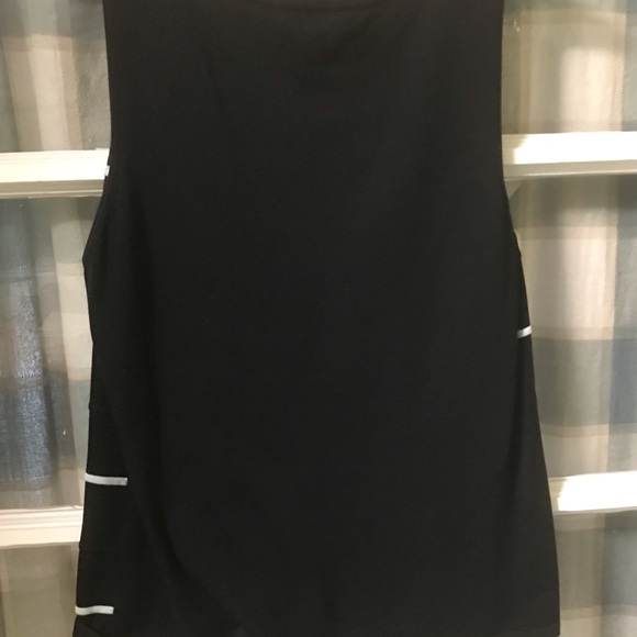 TAHARI Top - Picture 3 of 3